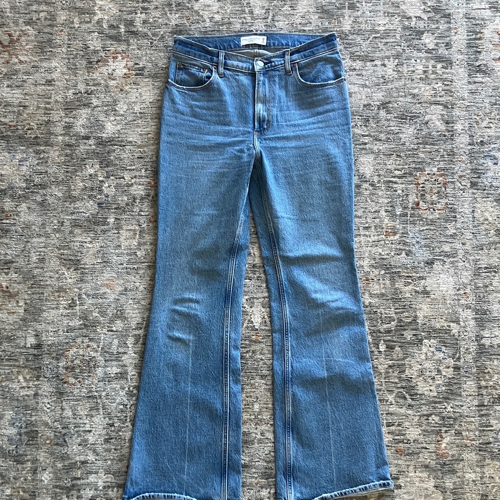 Abercrombie & Fitch The Vintage Flare High Rise 29, 8L